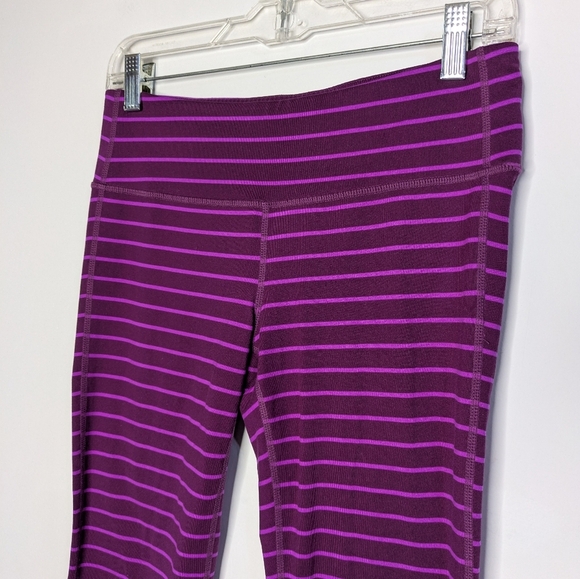 ✨3/$15 Athleta Purple Striped Crop Workout Exercise Athletic Legging M - Picture 2 of 10